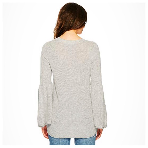 Gorgeous Kensie Bell sleeve grey Sweater - Picture 2 of 2